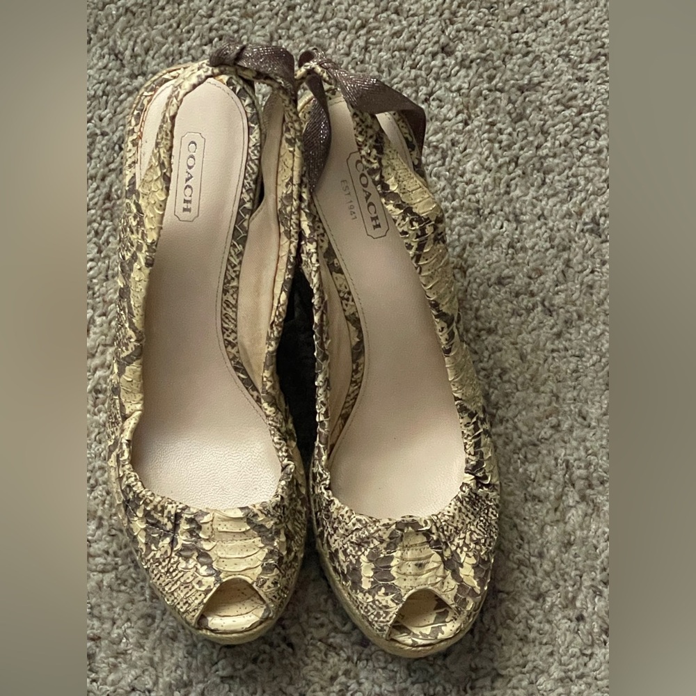 Coach Women's Snakeskin Peep Toe Heels - Cream and Brown